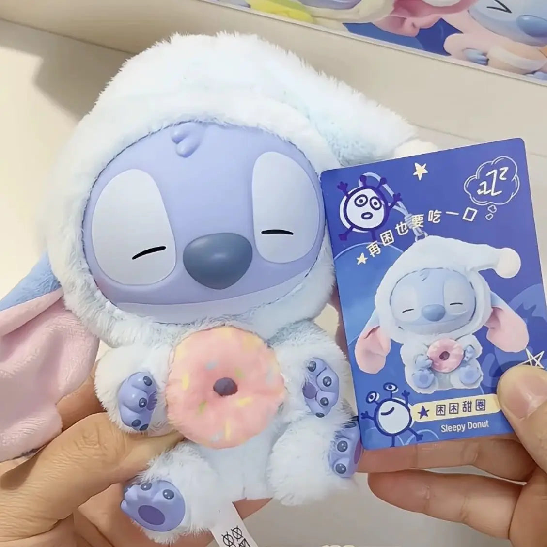 Disney Stitch 'Eat Some Thing Before Sleep' Blind Box - Vinyl Mystery Box Verrassing Figuur/Pluche Hanger